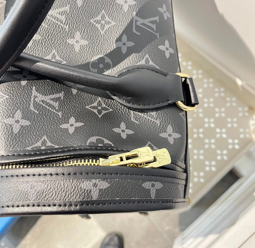 The Luxe Pup™ Designer-Inspired Pet Carrier – Fashion Travel Bag for Small Dogs & Cats